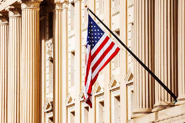 美股周五收跌，疲软非农数据引发衰退担忧