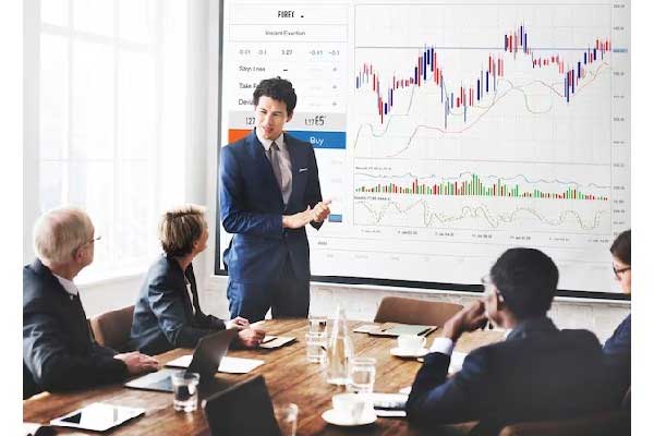 金价跳水，是倒车接人吗？后市怎么看？中美贸易摩擦缓和+俄乌地缘局势进展，避险情绪减弱！